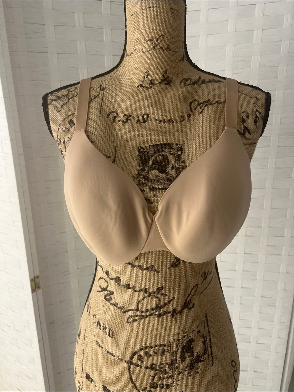 Title: SKIMS Clay Full Coverage Lightly Lined Bra 36D